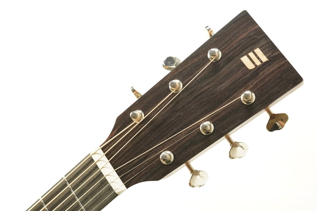 NAGI GUITARS one | Red Guitars Online Store